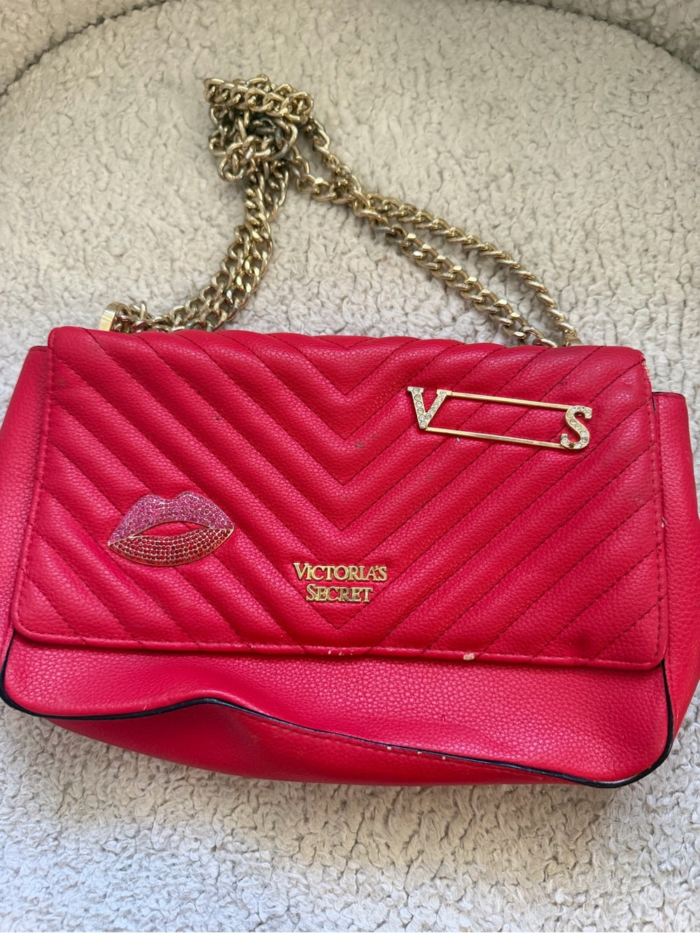 Victoria's Secret Bright Red Quilted Chain Crossbody with Lip Appliquรฉ